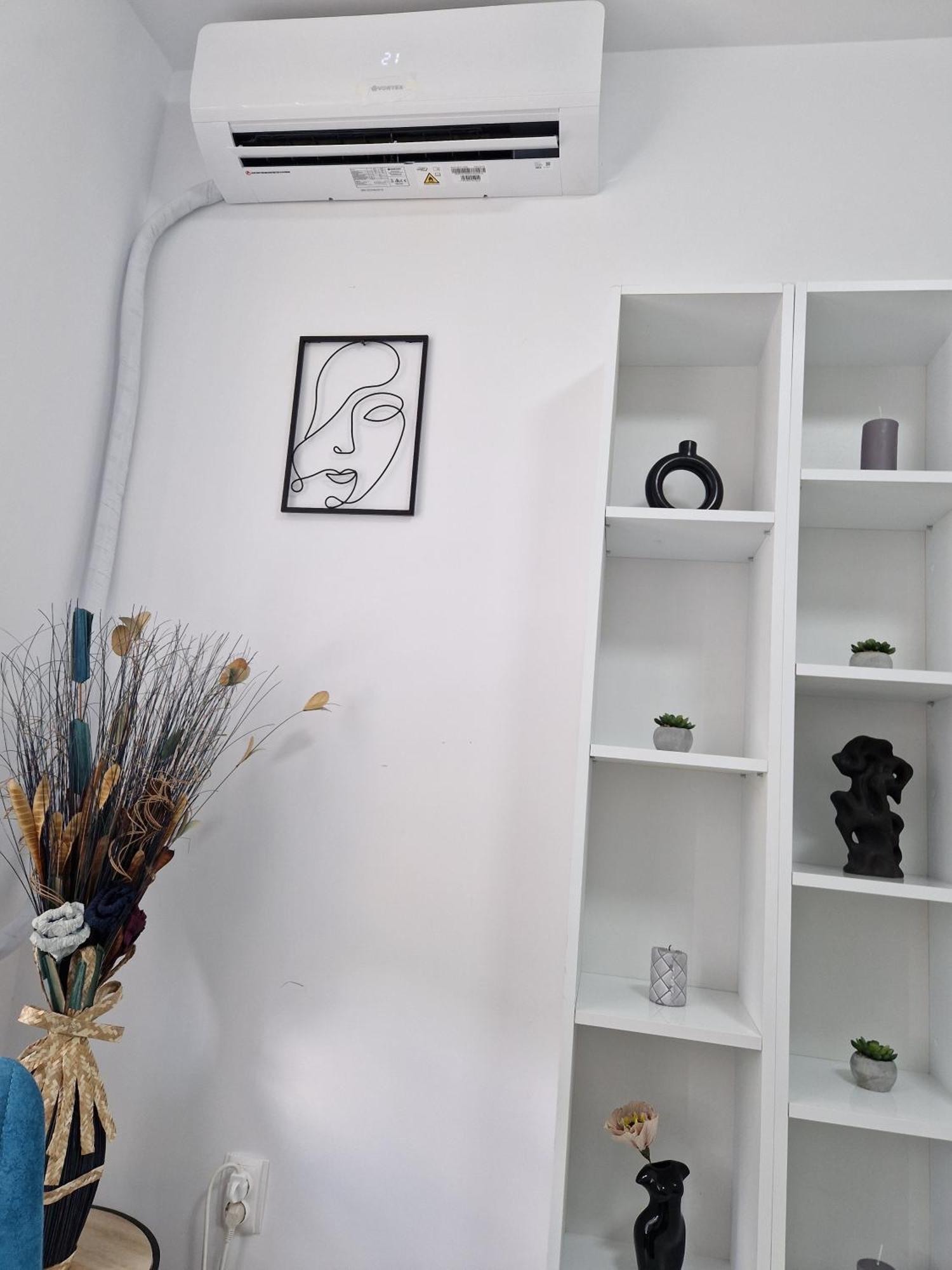Monica Studio Онешть Екстер'єр фото